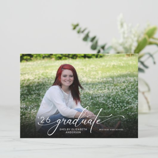 Modernes Script 2 Foto Horizontaler Abschluss Einladung (Stehend Vorderseite)