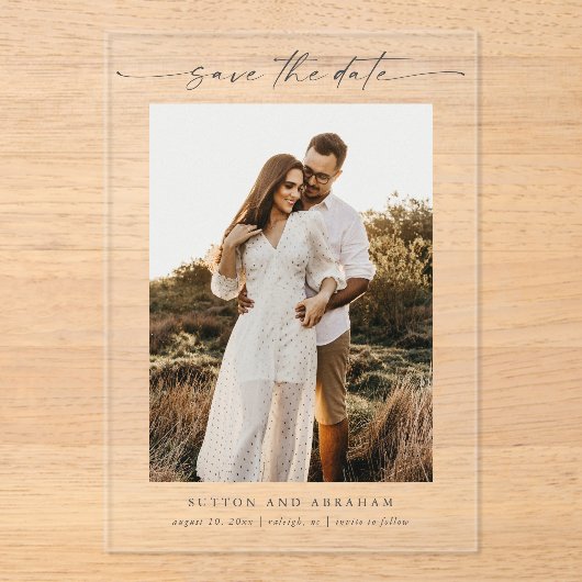 Modernes Script 3 Foto Hochzeit Sichern Sie das Da Acryleinladungen (Vorderseite)