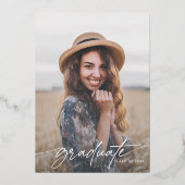 Modernes Script Abschluss Celebration Party Foto Folieneinladung (Rückseite)