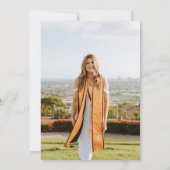 Modernes Script Abschluss Gold Hat Party Einladung (Rückseite)