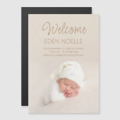 Modernes Script Baby Foto Birth Announcement Magne Magnetkarte (Vorne/Hinten)