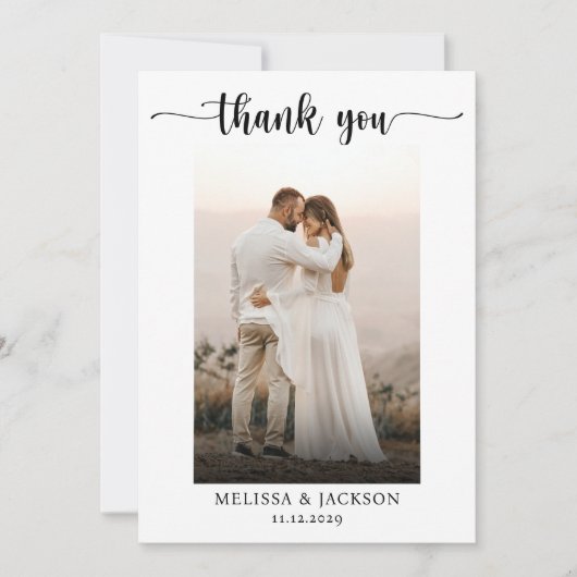 Modernes Script Black and White Wedding Foto Dankeskarte (Vorderseite)