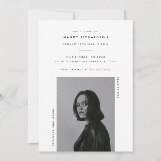 Modernes Script Black & White 2 Foto Abschluss Einladung (Rückseite)