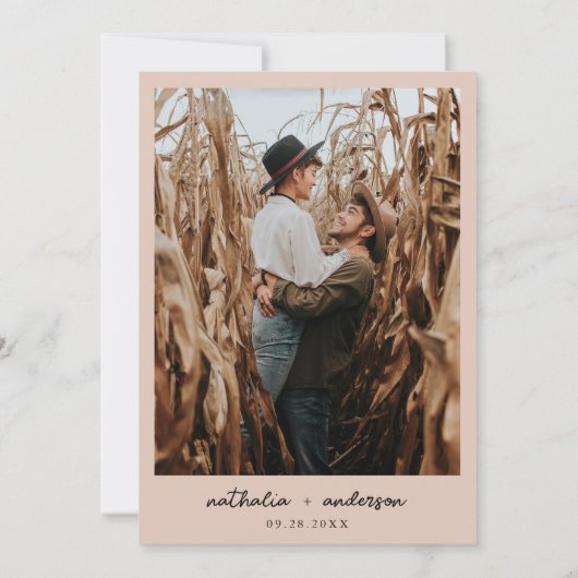 Modernes Script Boho Beige Foto QR Code Hochzeit Einladung (Rückseite)