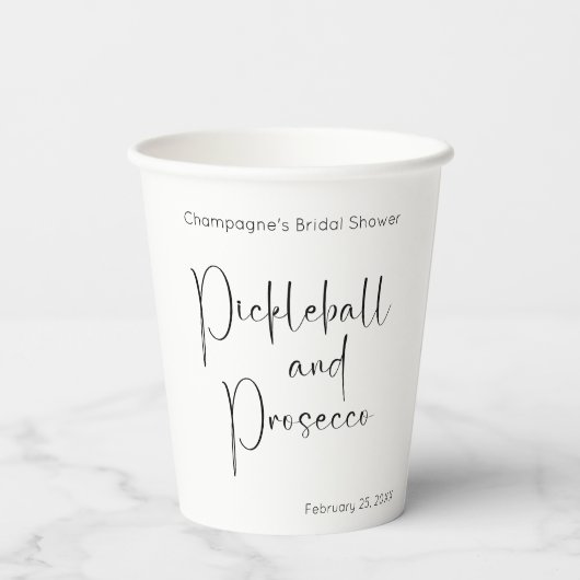 Modernes Script Brautparty Pickleball & Prosecco Pappbecher (Rückseite)