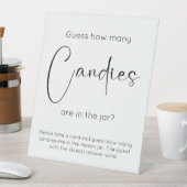 Modernes Script-Brautparty schätzt, wie viele Cand Sockelschild (In Situ)