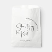 Modernes Script-Brautparty Sie bindet den Knoten Geschenktütchen (Vorderseite)