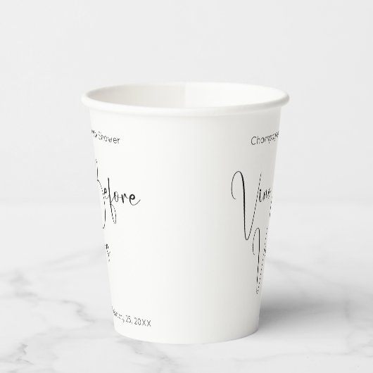 Modernes Script Brautparty Vino Before Vows Pappbecher (Links)