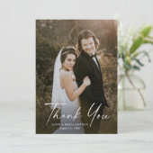 Modernes Script Calligraphy Foto Wedding Dankeskarte (Stehend Vorderseite)