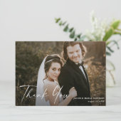 Modernes Script Calligraphy Foto Wedding Dankeskarte (Stehend Vorderseite)