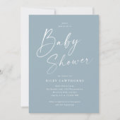Modernes Script Dusty Blue Boy Baby Dusche Einladung (Vorderseite)