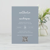 Modernes Script Dusty Blue Foto QR Code Wedding Einladung (Stehend Vorderseite)