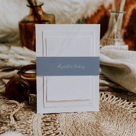 Modernes Script Dusty Blue Wedding Einladungsbanderole