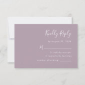 Modernes Script Dusty Lavender Wedding RSVP Karte (Vorderseite)