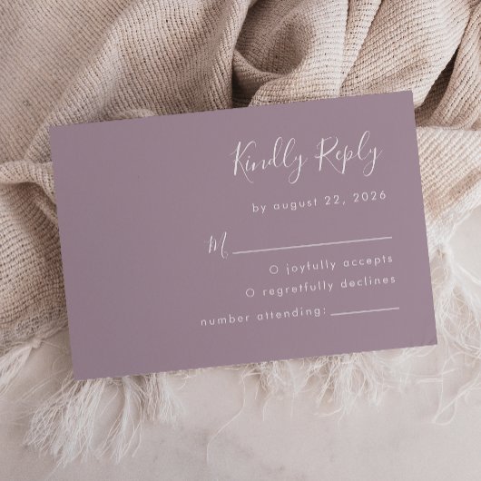 Modernes Script Dusty Lavender Wedding RSVP Karte