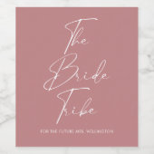 Modernes Script Dusty Rose Bridesmaid Vorschlag Weinetikett (Einzelnes Label)