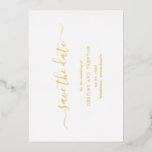 Modernes Script Einfache Hochzeit Save the Date Folieneinladung<br><div class="desc">Einfache Hochzeitskarte ohne Foto Save the Date mit einem sauberen und minimalistischen Design mit einer eleganten Touch mit "Save the Date" in Skripten mit Swashes. Der gesamte Text auf der Vorderseite ist in echter Goldfolie. Ein modernes Save the Date ohne Bilder,  das sich wunderbar mit jedem Hochzeitsstil abstimmt.</div>