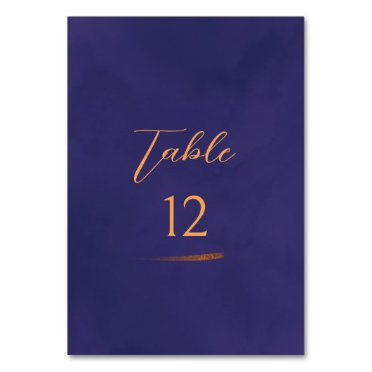 Modernes Script Emerald Lila und Gold Wedding Tischnummer (Vorderseite)