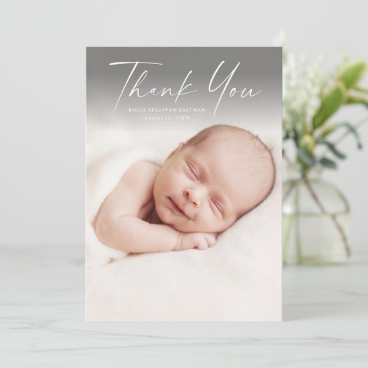 Modernes Script-Foto Baby Dankeskarte (Stehend Vorderseite)