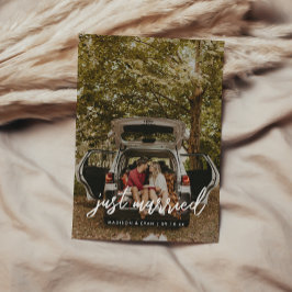 Modernes Script-Foto "Just Married" Hochzeit Ankündigung