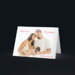 Modernes Script-Foto Minimalistisch Weihnachten<br><div class="desc">Moderne Weihnachtskarte im Foto mit einem schlichten und minimalen Design mit "Frostster Weihnachten" in Rot,  über Ihrem Lieblingsfoto. Die Vorlage enthält ein Farbverlaufsüberlagerungen oben und unten,  um den Text vom Bild abzuheben und im Entwurfsbearbeitungsprogramm zu entfernen. Die Innenseite hat eine drei Bild-Foto-Collage zusammen mit Ihrer personalisierten Nachricht.</div>