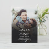 Modernes Script Foto QR Code Hochzeit Einladung (Stehend Vorderseite)