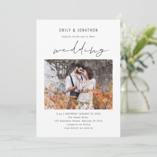 Modernes Script Foto QR Code Hochzeit Einladung (Stehend Vorderseite)