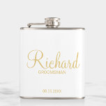 Modernes Script Gold Personalisierter Trauzeuge Flachmann<br><div class="desc">Moderne Gold Personalisierte Trauzeuge Geschenke mit dem Namen des personalisierten Trauzeugen in modernem, goldenen Drehbuch Schriftart Stil mit Titel und Hochzeitstag in modernen Sans Serif Schriftart Stil. Auch perfekt für Trauzeuge, Brautvater, Brautjungfrau, Trauzeugin, Brautmutter und mehr. Bitte beachten Sie: Die Details der Folie werden im Kunstwerk simuliert. Bei der Herstellung...</div>