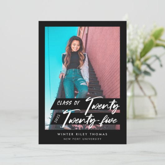 Modernes Script-Graduate 24 Foto Einladung (Stehend Vorderseite)