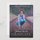 Modernes Script Graduate 2 Foto Abschluss Einladung (Vorderseite)