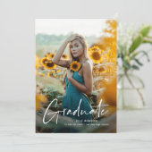 Modernes Script Graduate Einfaches Foto Abschluss Ankündigung (Stehend Vorderseite)