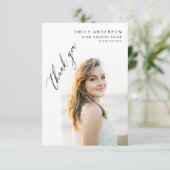 Modernes Script Graduate Einfaches Foto Abschluss Dankeskarte (Stehend Vorderseite)