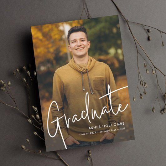 Modernes Script Graduate Einfaches Foto Abschluss Magneteinladung