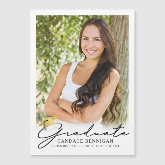 Modernes Script Graduate Foto Black Gold Cap Magnetkarte (Vorderseite)