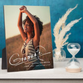 Modernes Script Graduate Foto Geschenk Abschluss Fotoplatte (Seite)