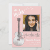 Modernes Script Graduate Foto Pink Country Gitarre Einladung (Vorderseite)