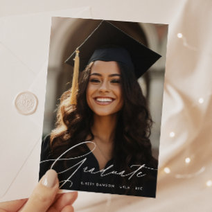 Modernes Script-GRADUATE Zwei-Foto-ABSCHLUSS Ankündigung