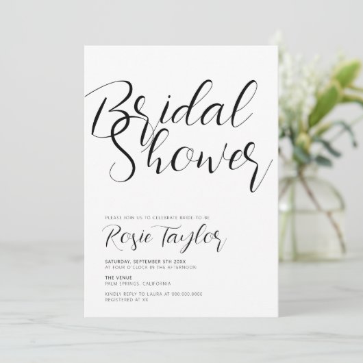 Modernes Script-Headline-Brautparty Einladung (Stehend Vorderseite)