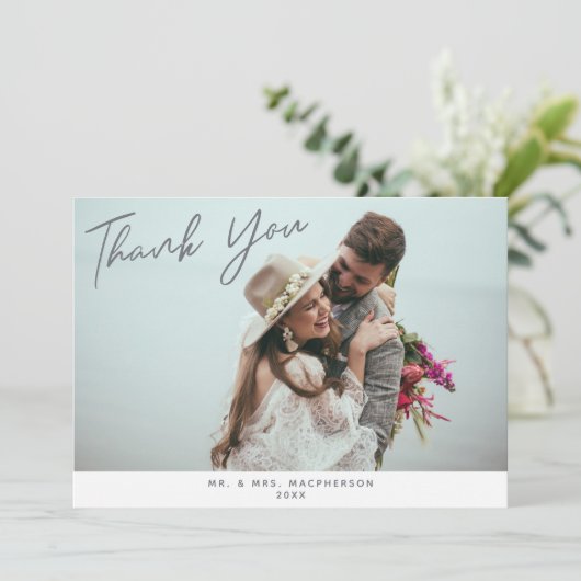 Modernes Script Hochzeitsgeschenk Foto Vielen Dank Dankeskarte (Stehend Vorderseite)