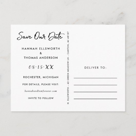 Modernes Script-Hochzeitsskript-Foto Rette unser D Ankündigungspostkarte (Rückseite)