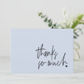 Modernes Script Light Blue Danke Card (Stehend Vorderseite)