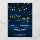Modernes Script Light String Housewarming Party Go Folieneinladung (Vorderseite)