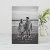 Modernes Script Minimalistisch Wedding Foto Save The Date (Stehend Vorderseite)