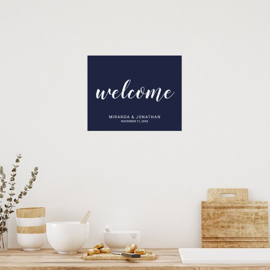 Modernes Script Navy Blue Wedding Begrüßungszeiche Poster (Küche)