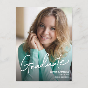 Modernes Script Personalisiert Graduate Foto Ankündigungspostkarte