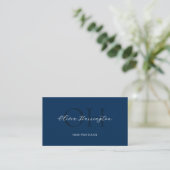 Modernes Script QR Code Navy Blue Monogram Visitenkarte (Stehend Vorderseite)