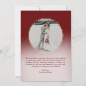 Modernes Script Red 2-Foto Just Married Wedding Ankündigung (Rückseite)