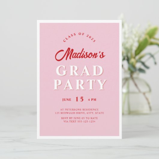 Modernes Script Rosa Red Edgy Graduation Party Fot Einladung (Stehend Vorderseite)