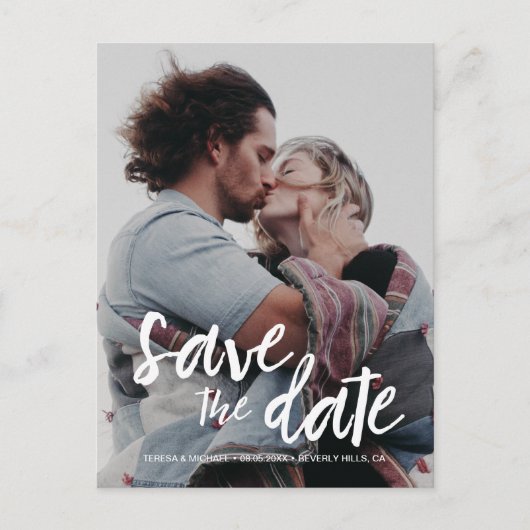 Modernes Script Save the Date Verlobung Foto Postkarte (Vorderseite)
