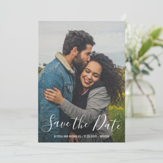 Modernes Script Typografy Foto Elegante Wedding Save The Date (Stehend Vorderseite)